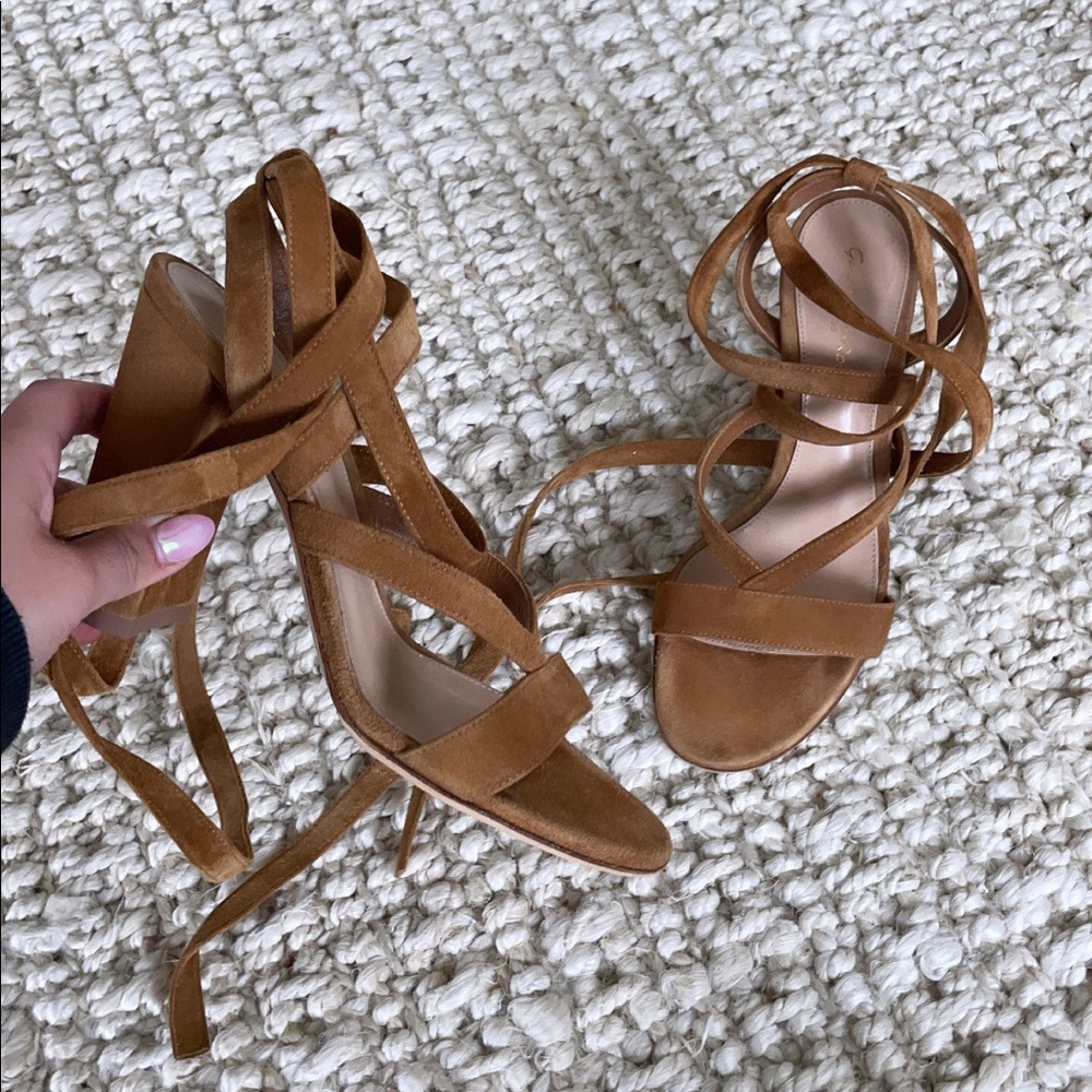 Women’s Gianvito Rossi heels in a size 37